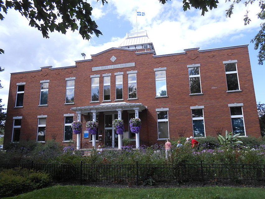 Terrebonne asks CRTC for help with access agreement