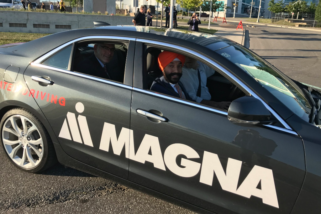 Self-driving car crosses U.S.-Canada border Self-driving car crosses U.S.-Canada border
