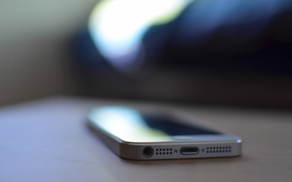 Telus savages gov’t price directive, others more circumspect
