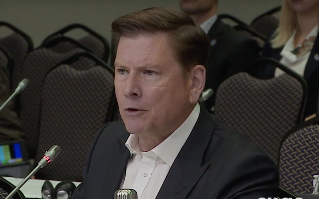 Entwistle to take salary in shares as Telus releases Q1 results