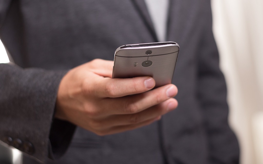 CRTC seeks info on international roaming rates