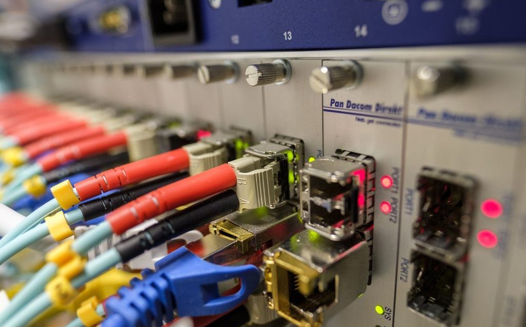 Federal and territorial governments invest in NWT fibre link