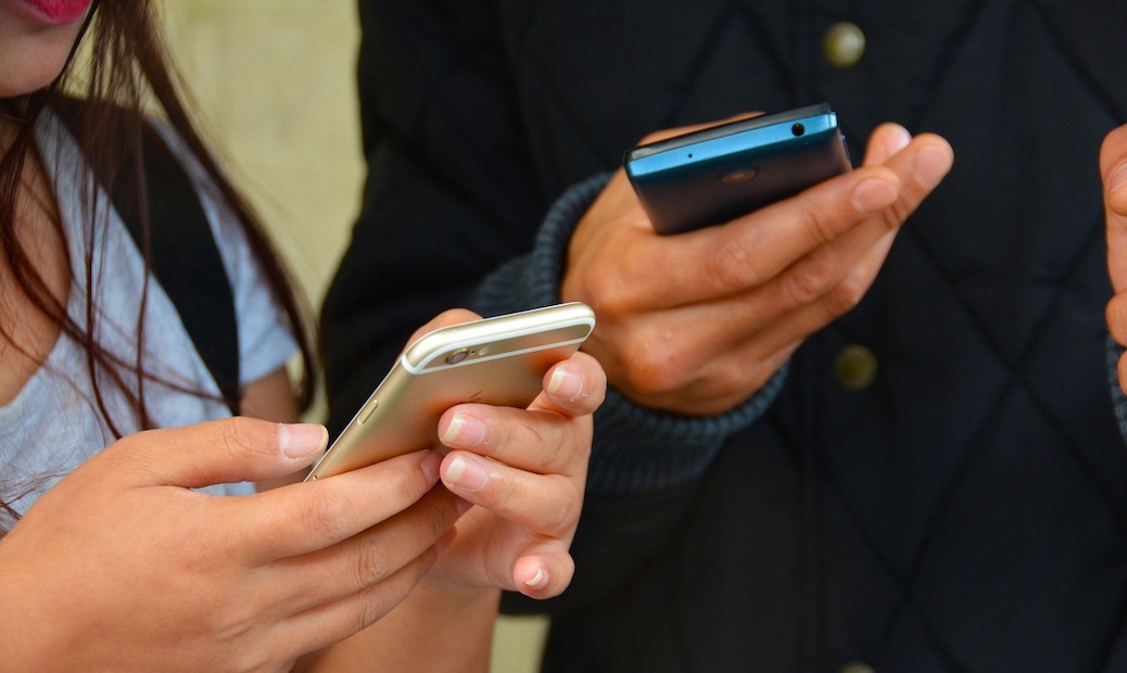 Federal government bans WeChat and Kaspersky apps from devices