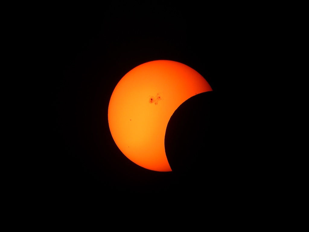 Telecoms prepare responses for solar eclipse Telecoms prepare responses for solar eclipse