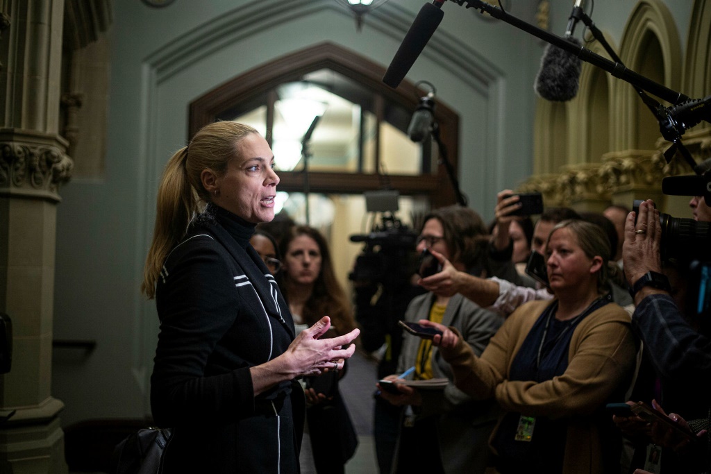Heritage Minister appoints CBC advisory committee